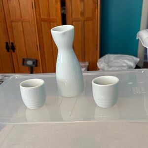 Elegant White Sake Set